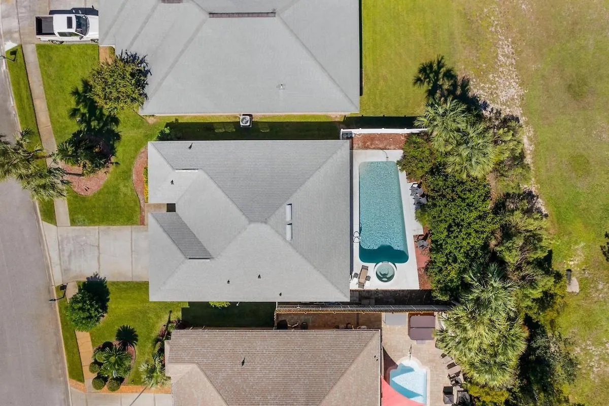 Barefoot Escape Golf Cart Deals Gated Beach Access Destin Holiday home
