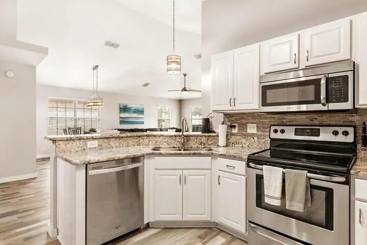Holiday home Barefoot Escape Golf Cart Deals Gated Beach Access Destin